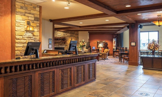 Lake Delton Apartment | Enjoy the best waterparks all in one place with a beautiful room to walk back to
