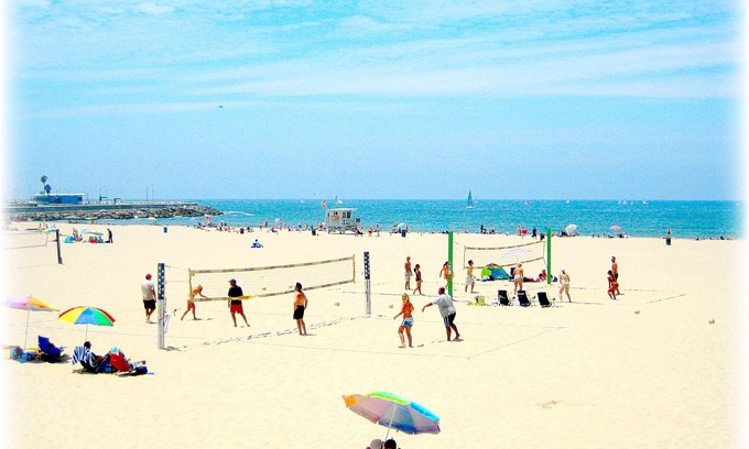 Hermosa Beach Condo | Enjoy THE STRAND, Steps to the sand, SPECIAL RATES , Inquire Now !