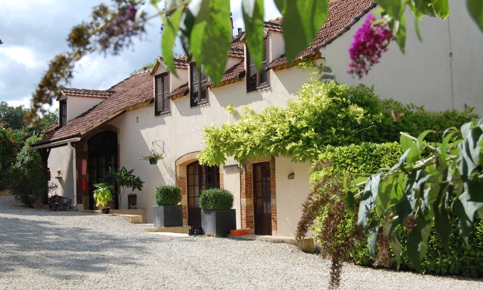 Montgesty Cottage | Enjoy your holiday in a charming gîte with large pool in the Lot