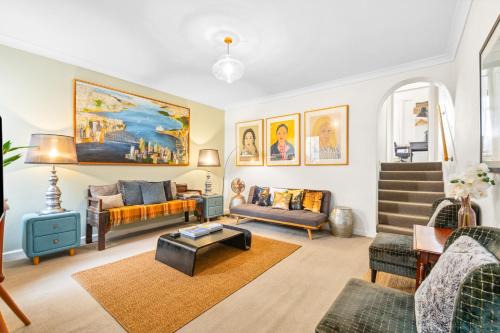 Enmore Apartment | 'Enmore Lane' A Central Eclectic Artist Escape