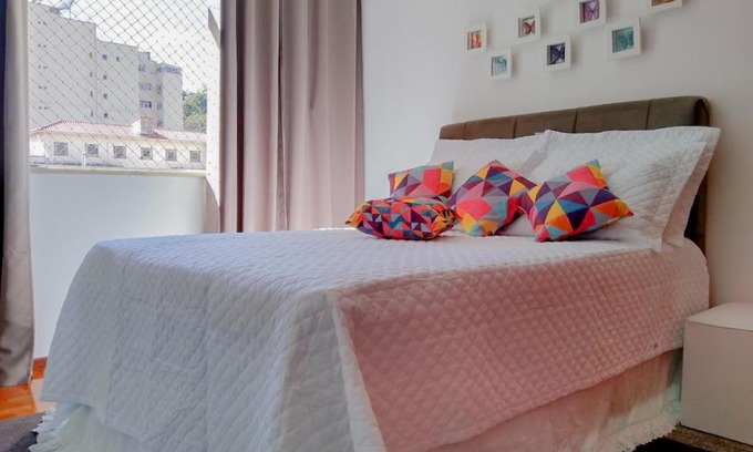 Varzea Apartment | Ensolarado ao lado do shopping com garagem e Wifi