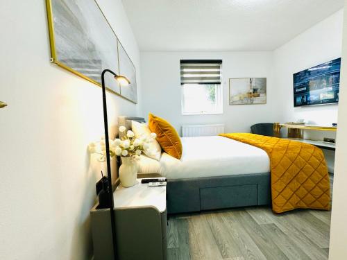 Purfleet House | Ensuite Luxury Bedroom In Purfleet
