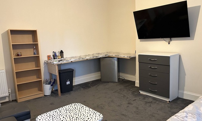 Walsall House | Ensuite Room with Private Bathroom at Walsall