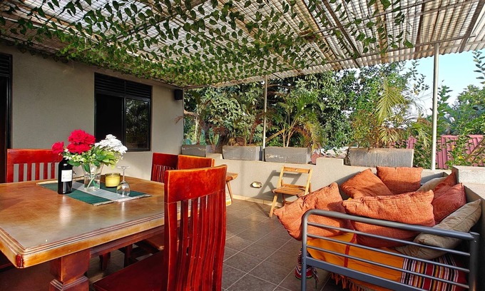 Entebbe Bed & Breakfast | Entebbe Coffee Lodge