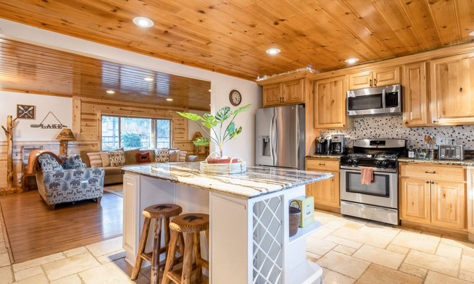 Big Bear Cabin | Entertainment Cabin #610