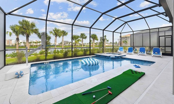 Florida Center Hotel | Entertainment-Filled Getaway with Private Pool, Arcade & Resort Perks
