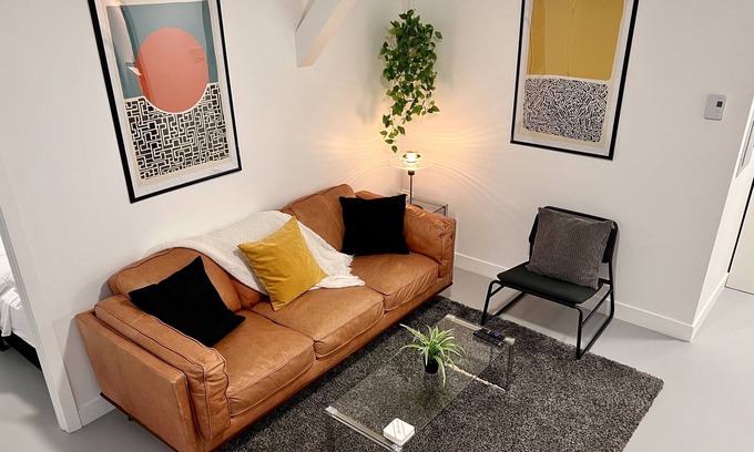 LaSalle Apartment | Entire 2-Bedroom Apartment in Montréal