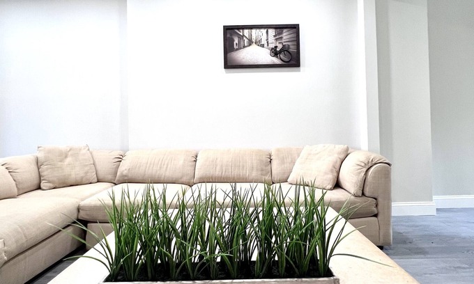 Wynnefield House | Entire 2nd FL Unit - 3bd/2ba in Wynnefield Philadelphia