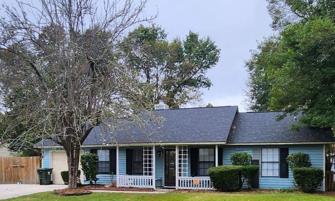Ladson House | Entire 3-bedroom 2 Bath Home mins from Charleston