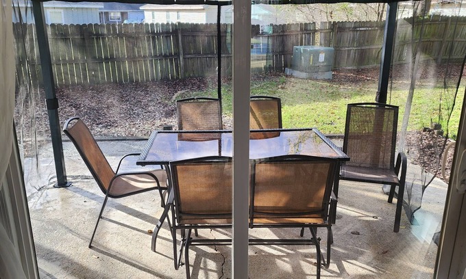 Ladson House | Entire 3-bedroom 2 Bath Home mins from Charleston