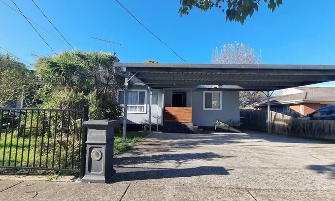 Doveton House | Entire 3 bedroom Doveton home, no sharing