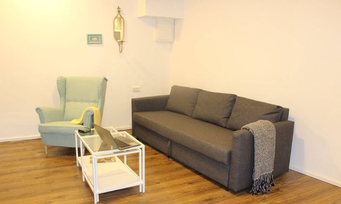 Neve Tzedek Apartment | ENTIRE APARTMENT Beautiful garden duplex