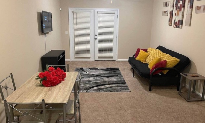 Westgate Apartment | Entire Apartment Close to Camp Lejeune, Restaurants and Shops