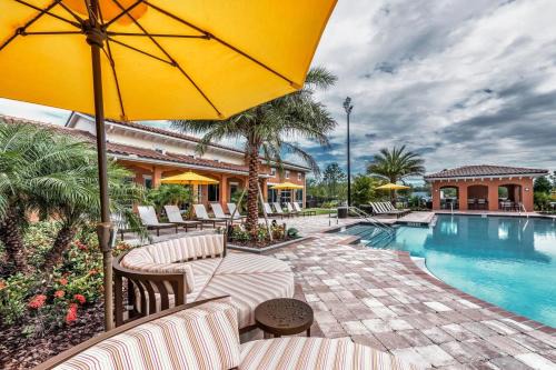 Kissimmee Apartment | Entire Apartment King Bed, Pets Welcome, 15 Min to Parks, Resort-Style Amenities