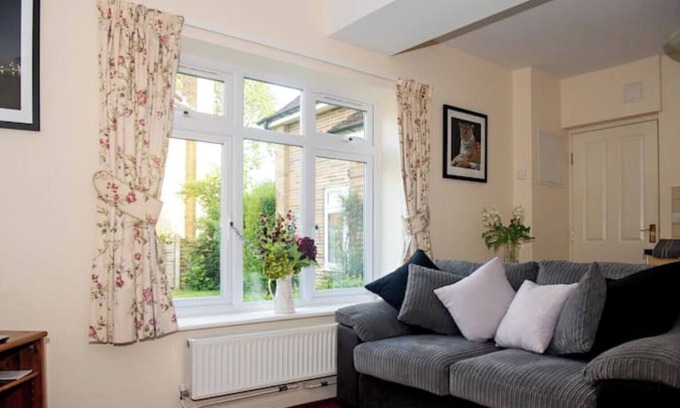 Harrietsham Apartment | Entire apartment, own entrance in quiet area 5 mins from Leeds Castle, Maidstone