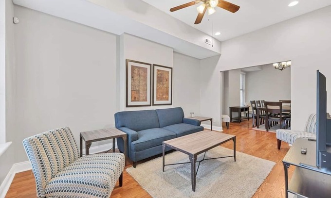 St. Louis Hotel | Entire building in The Grove, Perfect for Groups!