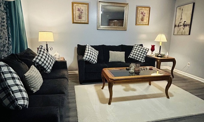 South Louisville House | Entire Churchill Downs/University of Louisville Home