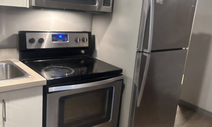 Waterloo Condo | Entire condo one bedroom and den in the heart of waterloo