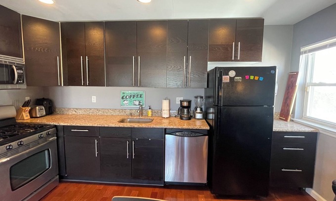 Asbury Park Condo | Entire condo w/private balcony & parking, 3 blocks from the beach!