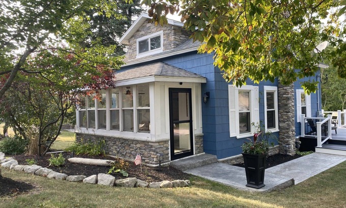 Lakeside Cottage | Entire cottage in Lakeside Marblehead, Ohio - New Listing