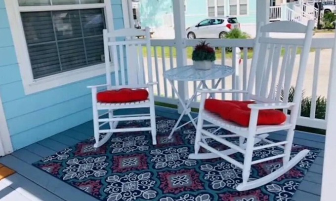 Kissimmee Cottage | Entire cottage for 5, close to Disney, Universal! - Bitty Belle