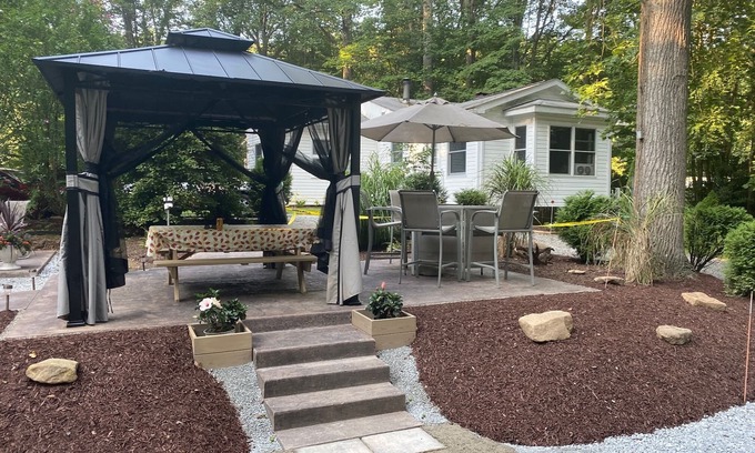 Normalville Cottage | Entire Cottage with Additional Creek Cabin - Fallingwater Ohiopyle Seven Springs