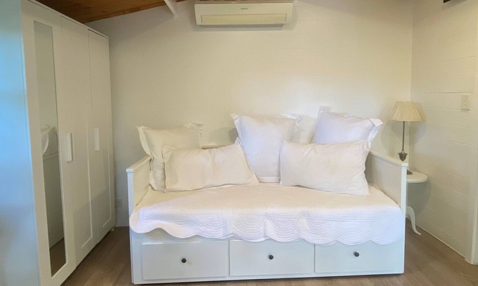 Castle Hill Apartment | Entire guesthouse hosted by Jaz