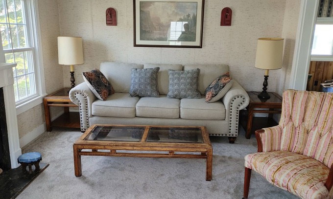 Canandaigua House | Entire Home -30 Day Rental-Steps from Downtown Main Street near Bars &Resuarants