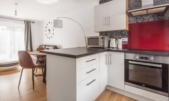Levenshulme Apartment | Entire Home - Cosy 3 Bedroom House