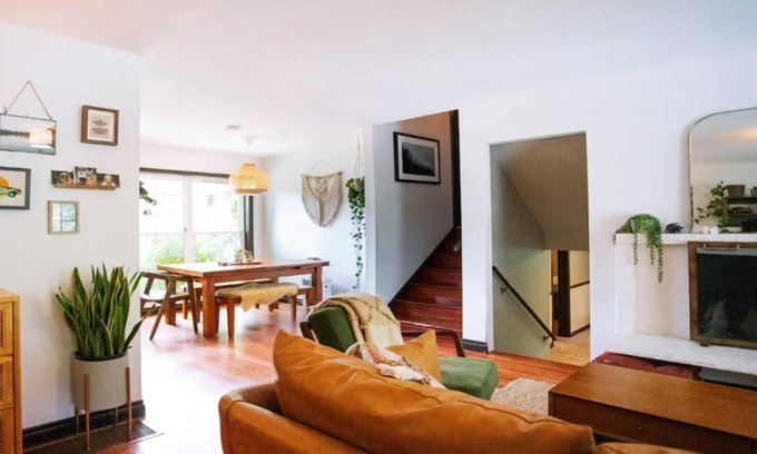 Mill Park House | Entire home, quiet neighborhood, large yard