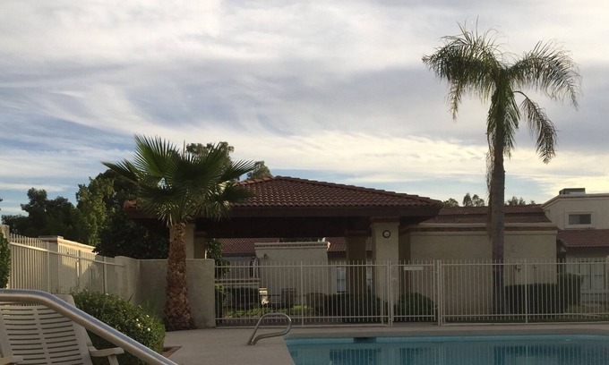 Lake Biltmore Village House | Entire Home, Sleeps 4, Bungalow style in central Phoenix