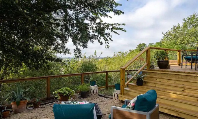 Rosewood House | Entire Home w/View in East ATX - Patio - Parking