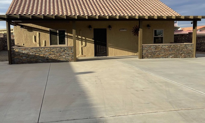Foothills House | Entire Home- Yuma Foothills w/RV Hook ups