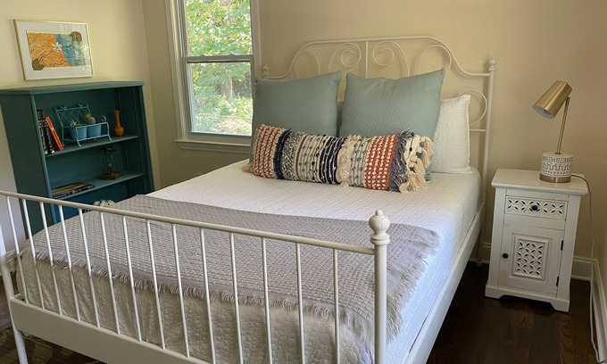 Tucker House | Entire house- Cozy escape in the Heart of Tucker