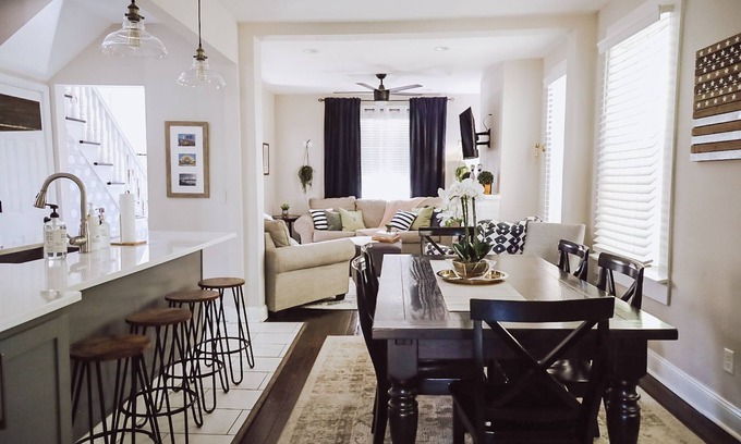 East Walnut HIlls House | Entire House, Great Location, Stylish decor!