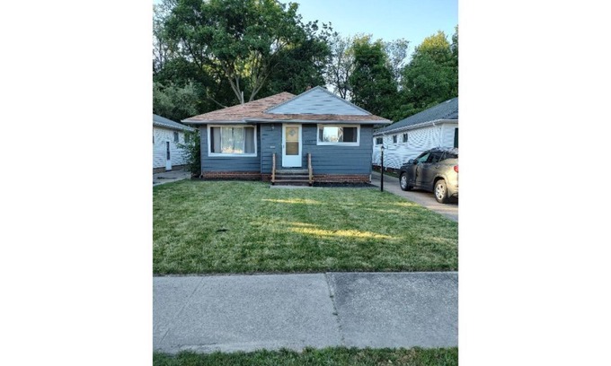 Garfield Heights House | Entire house, quiet street, close to metropark!