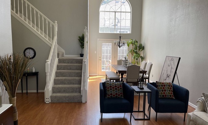 Valley Ranch House | Entire House W/king Bed 10Mins from DFW Airport