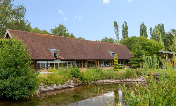 Canterbury House | Entire Lux Barn Lake and Garden - Canterbury, Kent