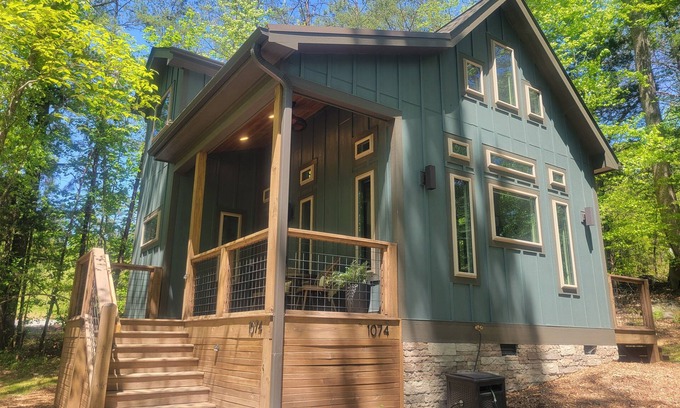 Rutherfordton House | Entire Modern Cabin on 40+ acres, 10 mins from Tryon Equestrian Center TIEC