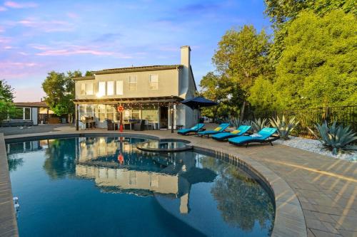 Fallbrook House | Entire Private 5-BR Villa w Pool, Spa, Nature, 3000 sq ft, Private Rental, Available Now
