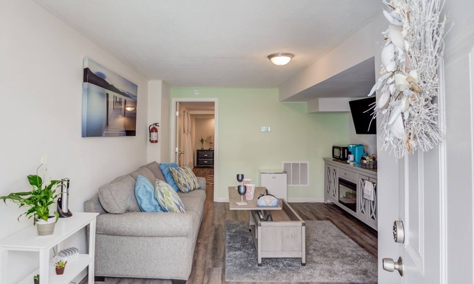 Five Forks Apartment | Entire UPSCALE Rental Unit Lilburn Quiet Basement