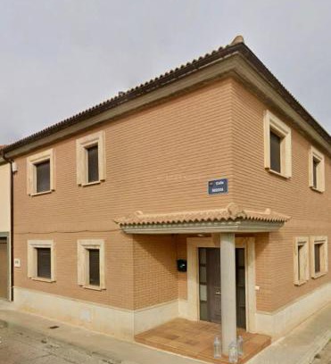 Almazan House | Entre Árboles y Río