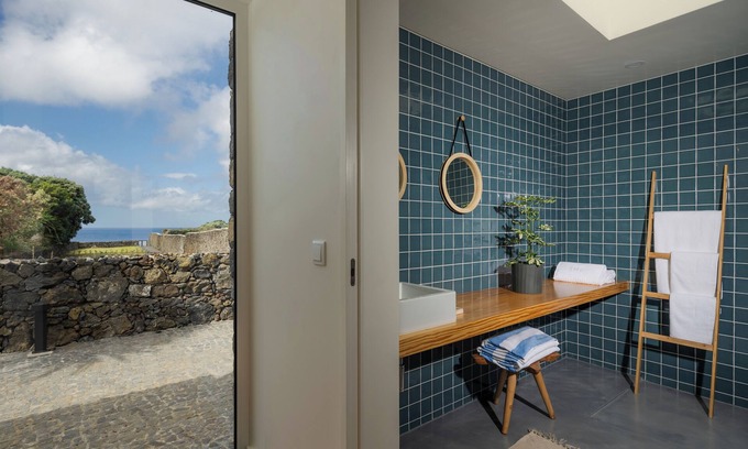 Calhetas House | ENTRE MUROS