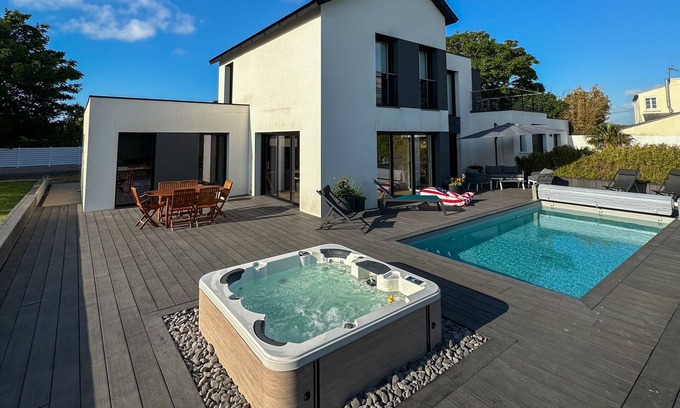 Ploudalmezeau Villa | EOR GLAS - Villa with pool and spa near the sea