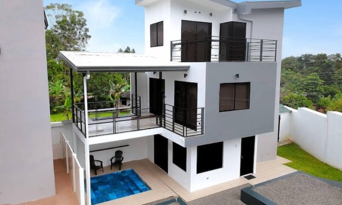 Villa Bonita Cabin | Epic Volcano View | Private Pool, BBQ & Terrace