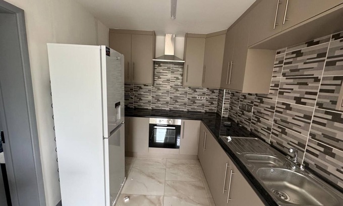 Yiewsley House | Equipped room with amenities nearby high street and station