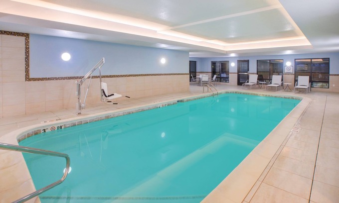 Benton Harbor Condo | Equipped Studio | Free Daily Breakfast, Indoor Pool + Fitness Center