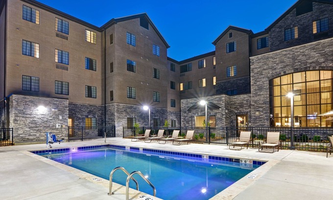 Mount Juliet Condo | Equipped Suite | Free Breakfast, Business Center