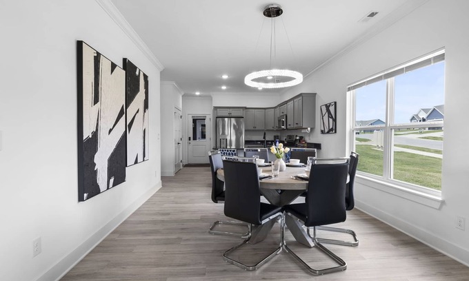 Jeffersonville House | Equus: Work Friendly & Near Downtown