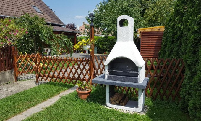 Balatonkeresztur House | Erika vendégház centrumban